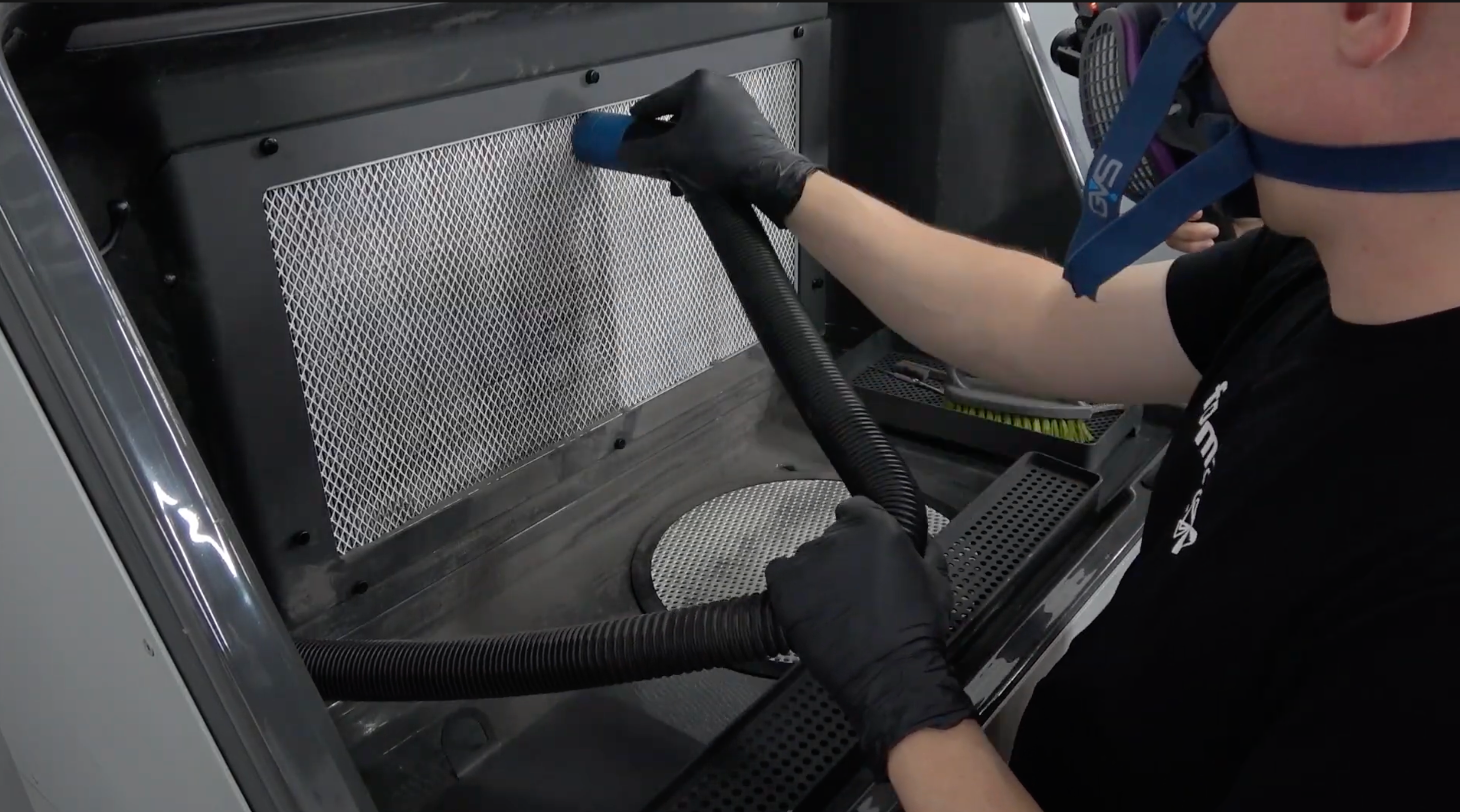 SLS printer vacuuming SLS printer vacuuming