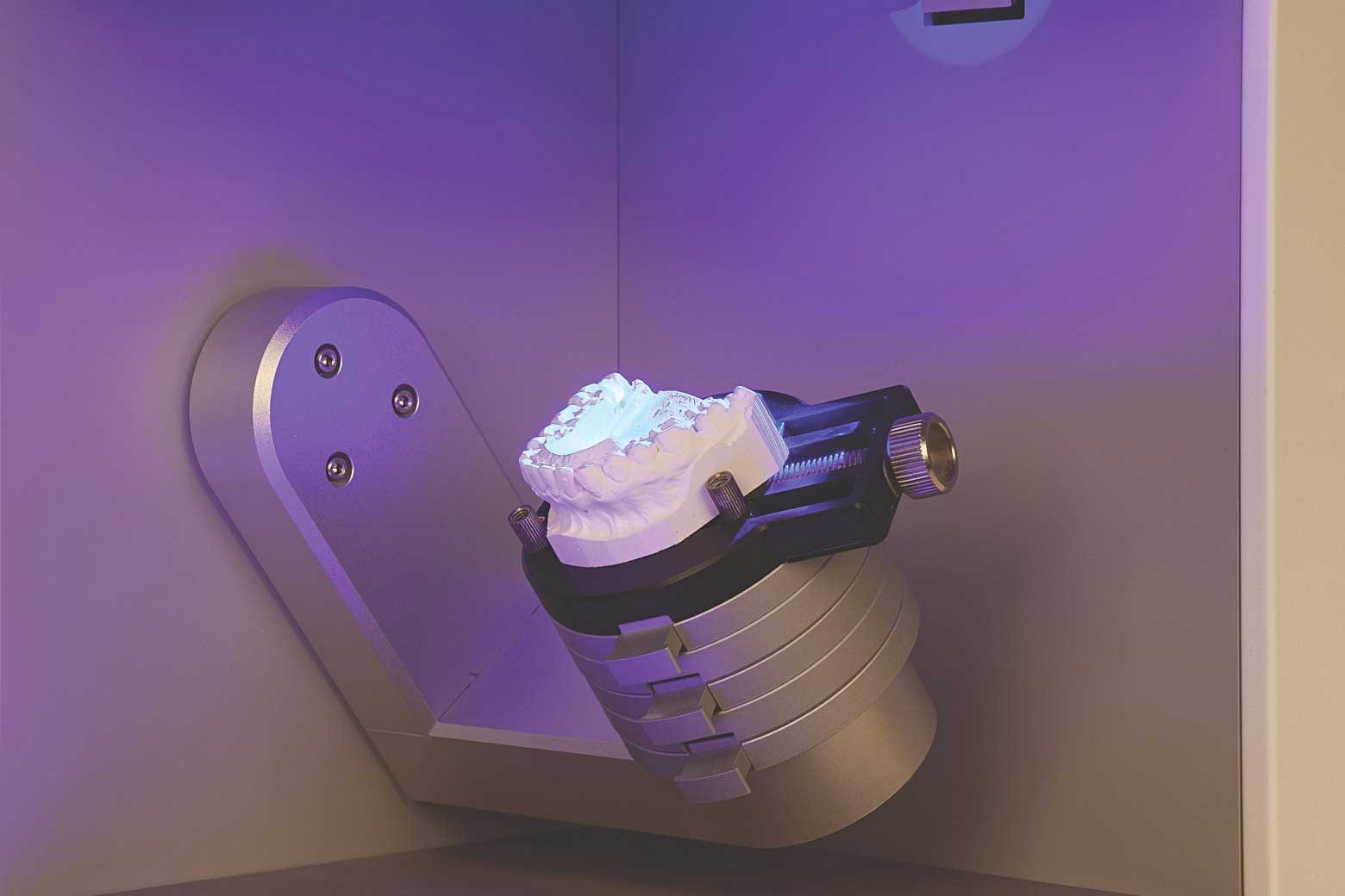 Применение зуботехнического 3D-сканера для создания цифровой модели гипсового челюстного протеза 